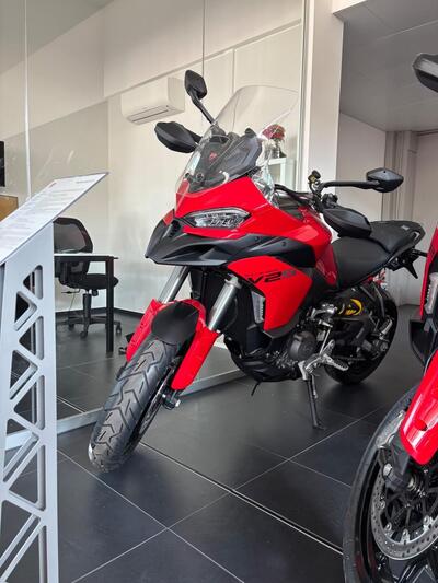 Ducati Multistrada V2 S (2025) nuova