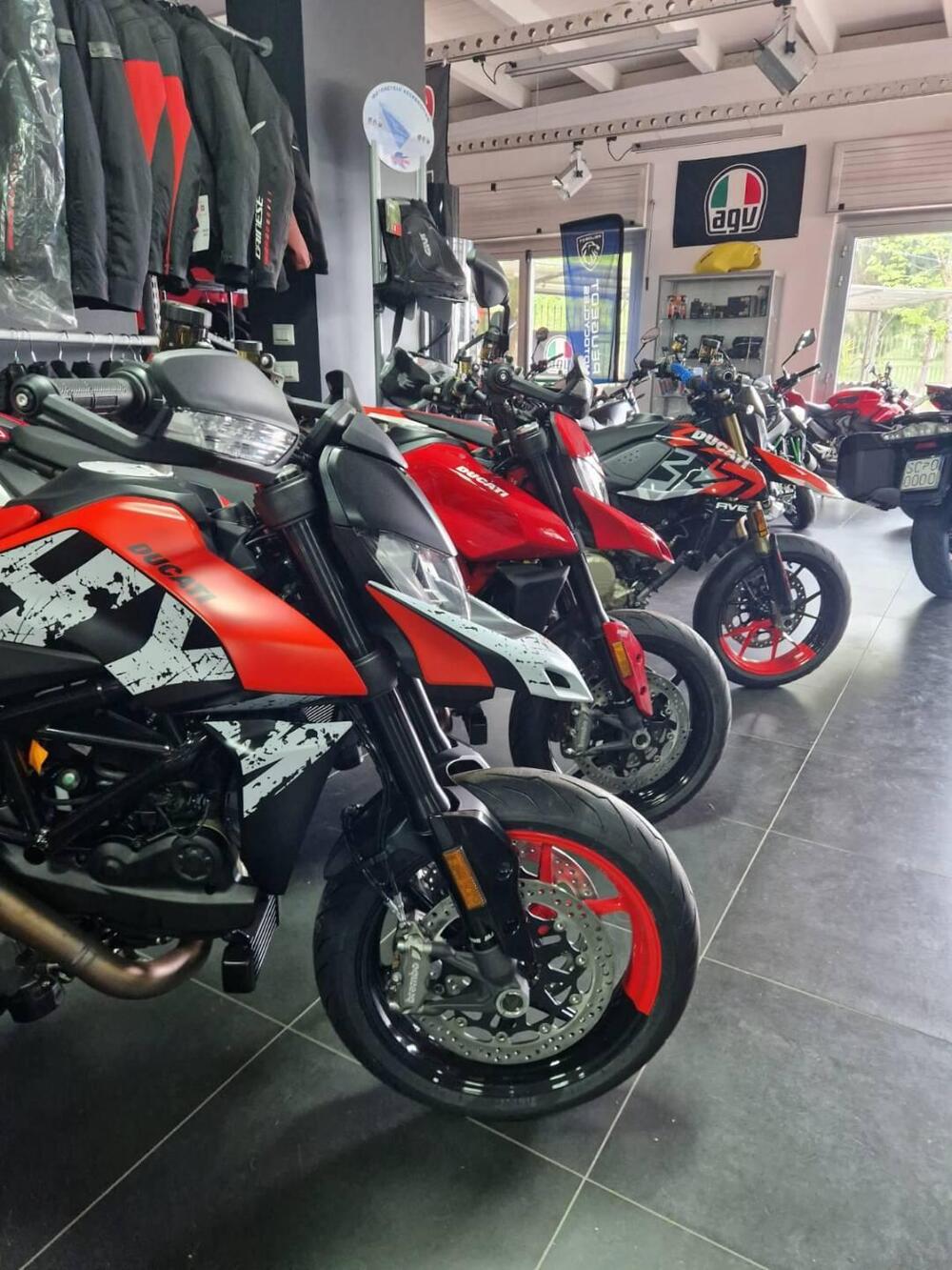 Ducati Hypermotard 950 RVE (2022 - 25) (2)