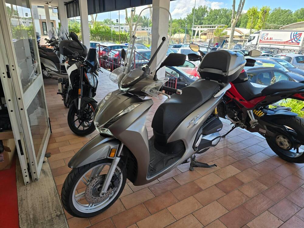 Honda SH 350 (2021 - 24) (3)