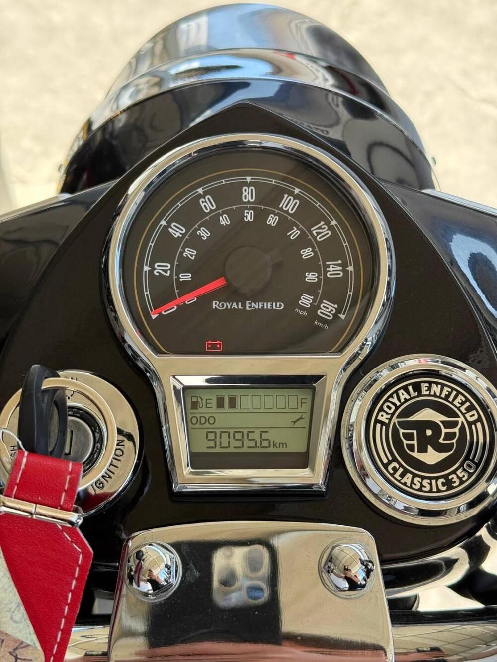 Royal Enfield Classic 350 (2021 - 25) (8)