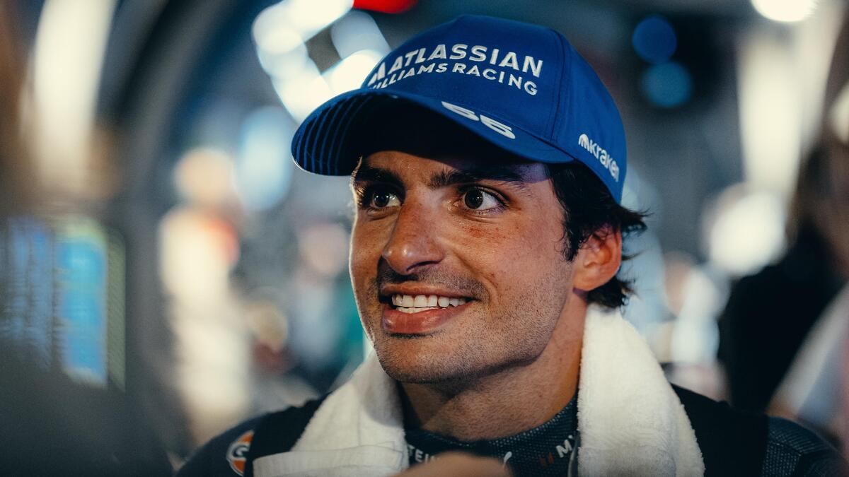 F1. Carlos Sainz: “Sono in Williams per vincere il titolo”. “Rimpianti sulla mia carriera? Nessuno”. E del ritorno dei V10 dice…