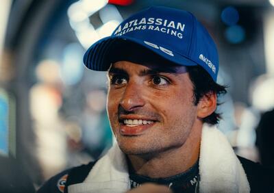 F1. Carlos Sainz: “Sono in Williams per vincere il titolo”. “Rimpianti sulla mia carriera? Nessuno”. E del ritorno dei V10 dice… 