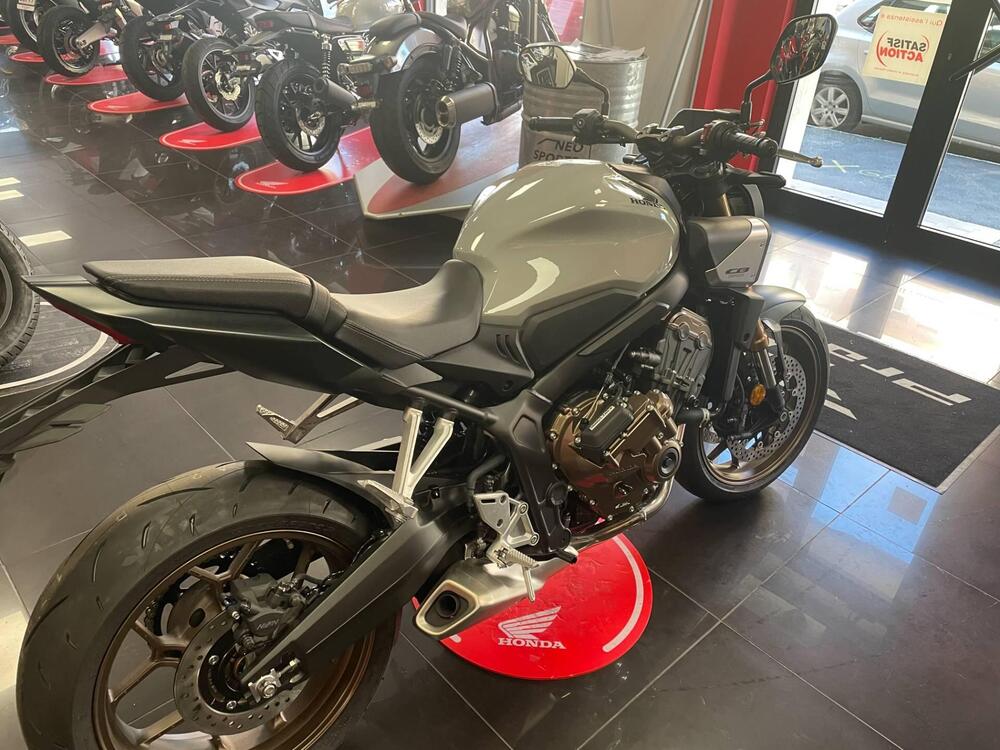 Honda CB 650 R E-Clutch (2024 - 25) (5)