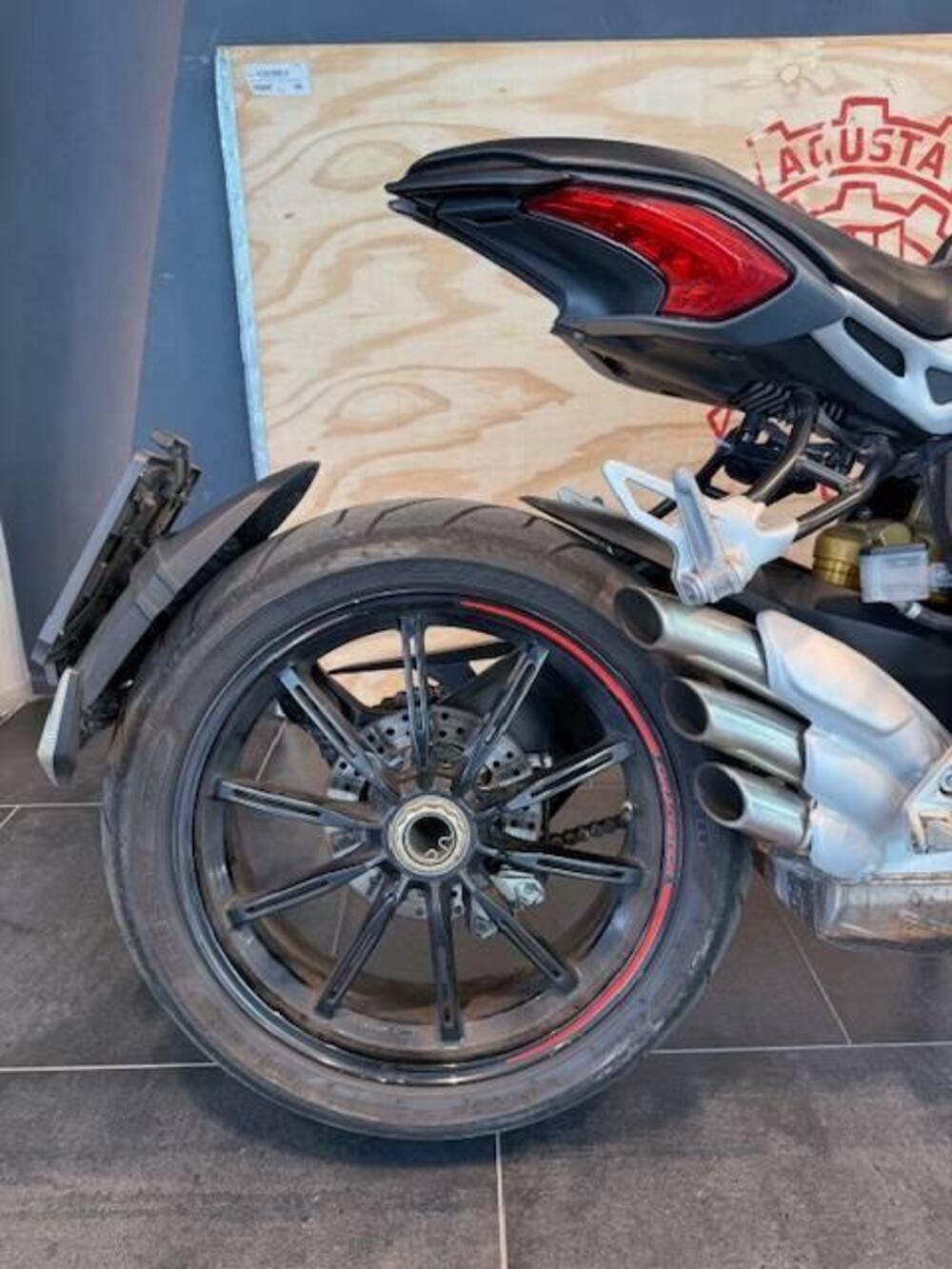 MV Agusta Dragster 800 (2014 - 19) (6)