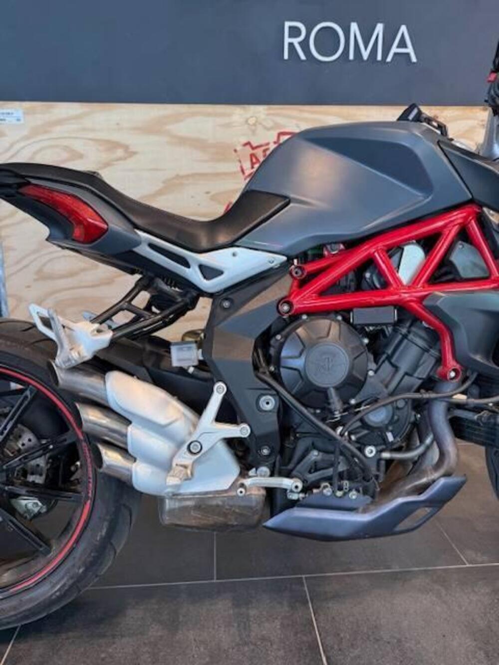 MV Agusta Dragster 800 (2014 - 19) (7)