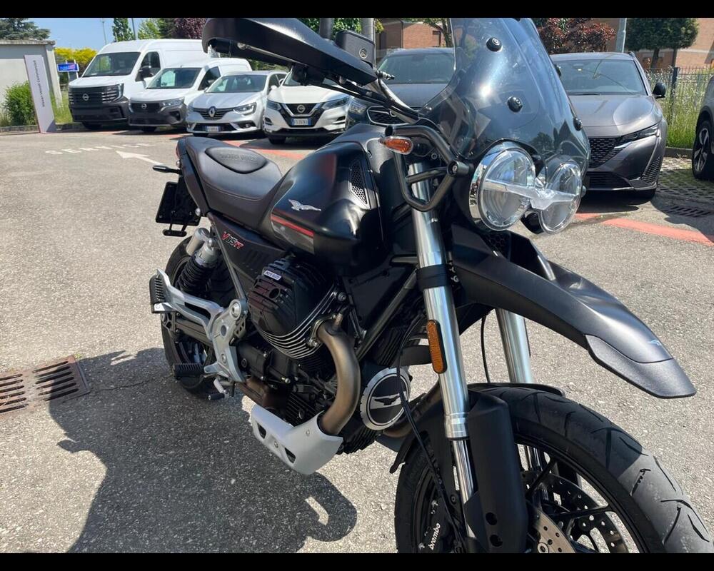 Moto Guzzi V85 TT Evocative Graphics (2021 - 23) (5)