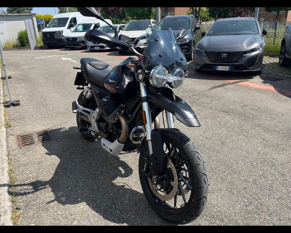 Moto Guzzi V85 TT Evocative Graphics (2021 - 23) (2)