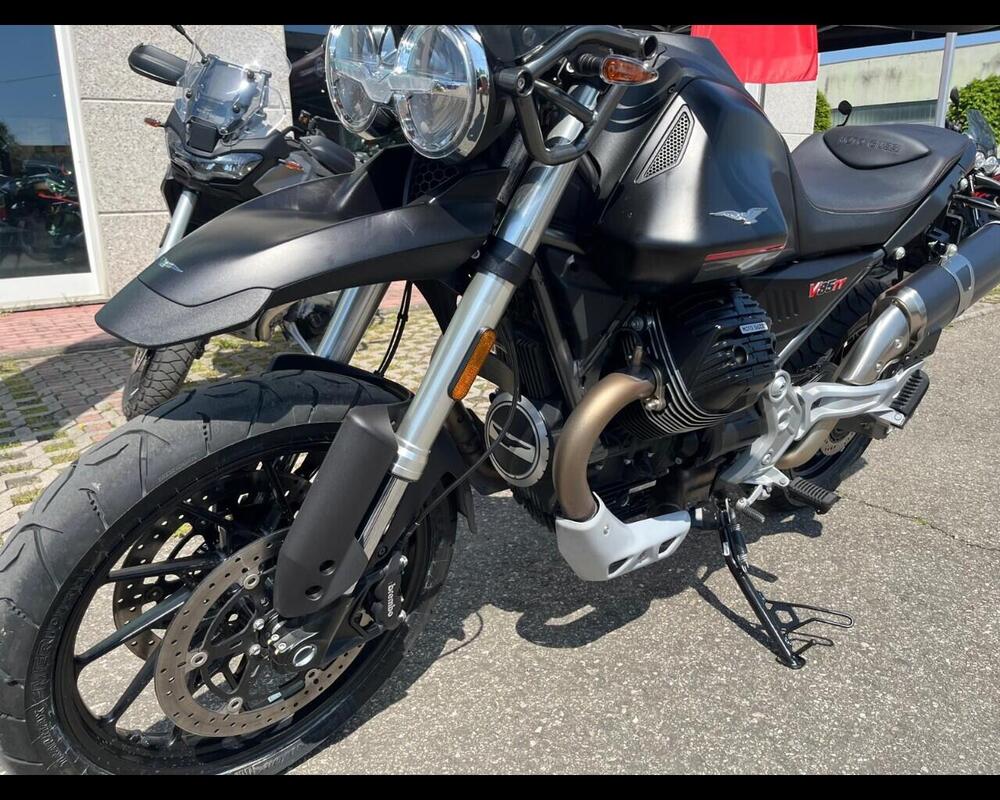 Moto Guzzi V85 TT Evocative Graphics (2021 - 23) (6)