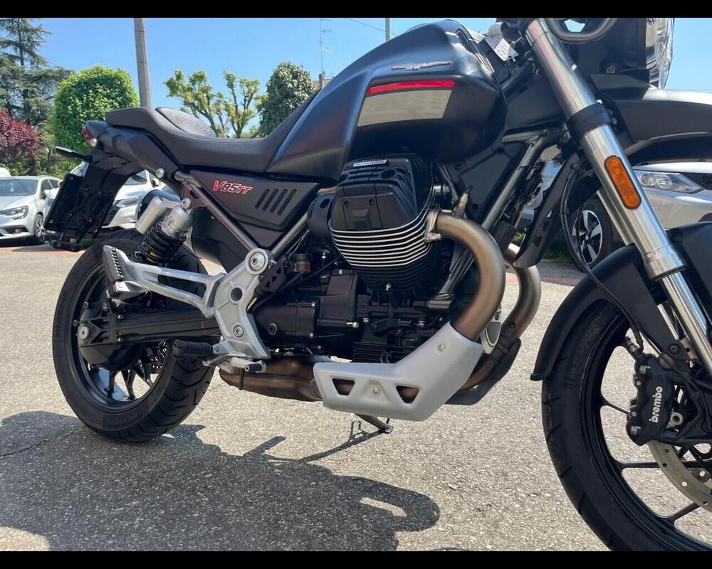 Moto Guzzi V85 TT Evocative Graphics (2021 - 23) (12)