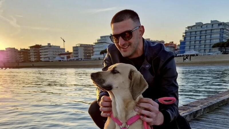 Tragico incidente: scambia la moto con il fratello e muore 32enne