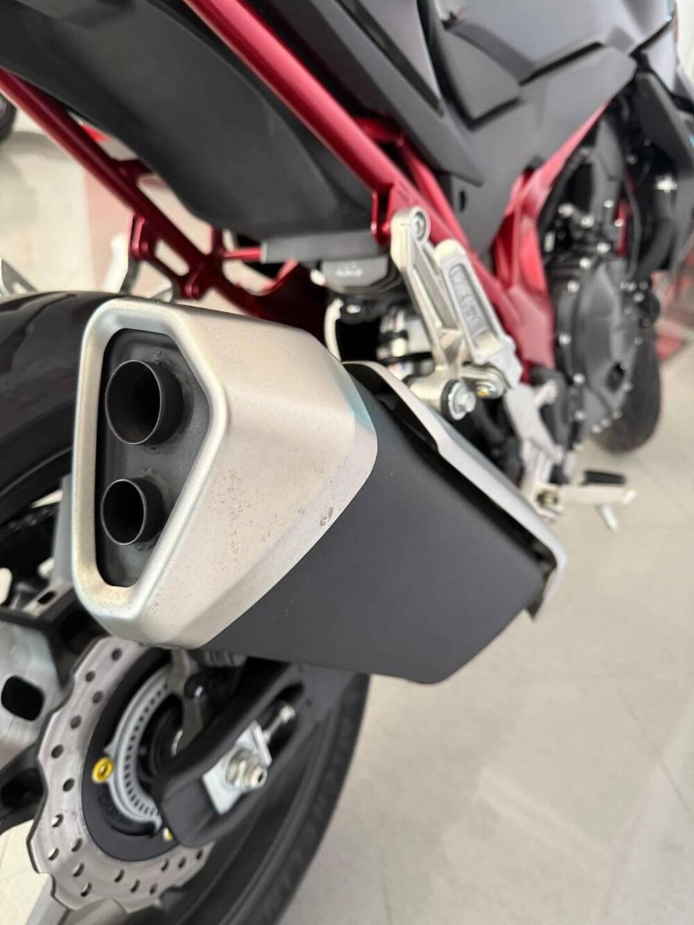 Honda CB 750 Hornet (2023 - 24) (6)