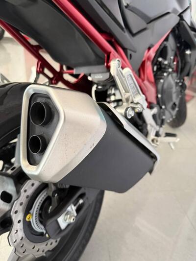 Honda CB 750 Hornet (2023 - 24) usata