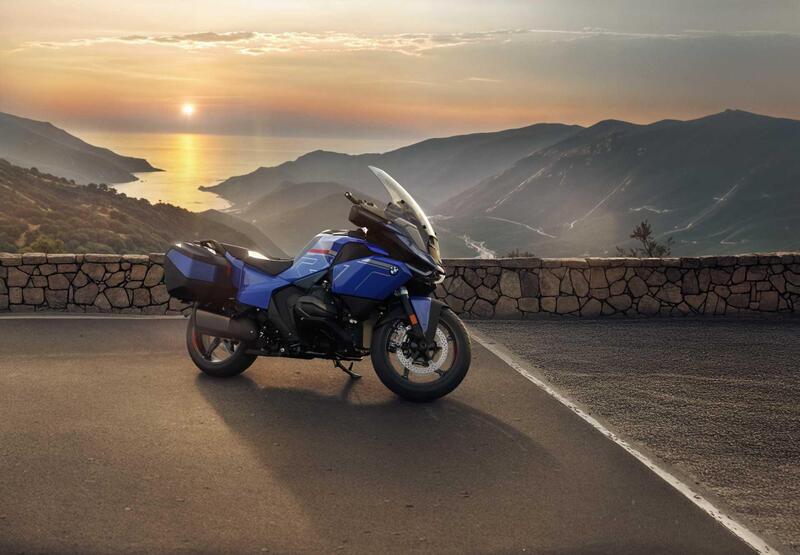 BMW R 1300 RT 2026: caratteristiche tecniche e prezzo. La pi&ugrave; tecnologica di sempre [GALLERY]
