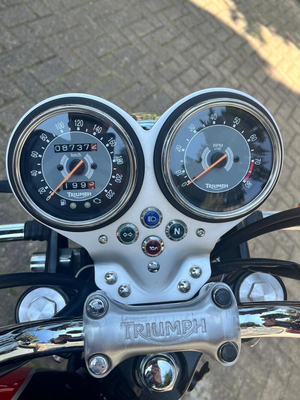 Triumph Bonneville T100 (2001 - 07) (5)