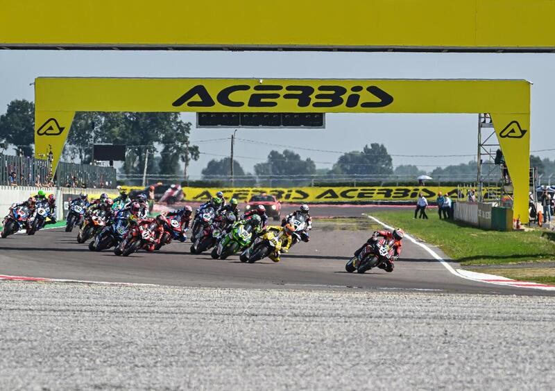 SBK 2025 GP d&#039;Italia a Cremona. Tra Bulega e Toprak si fa strada la Yamaha di Locatelli. Occhio a Petrucci