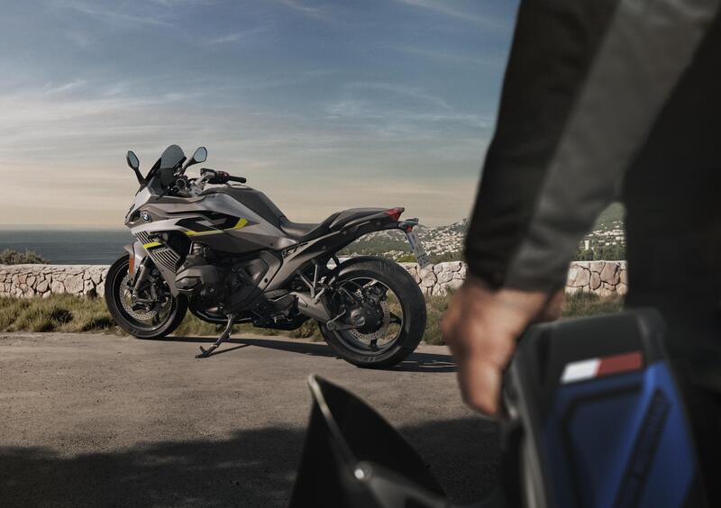 BMW R 1300 RS 2026: scheda tecnica e prezzo dell&#039;attesissima sport tourer [GALLERY]