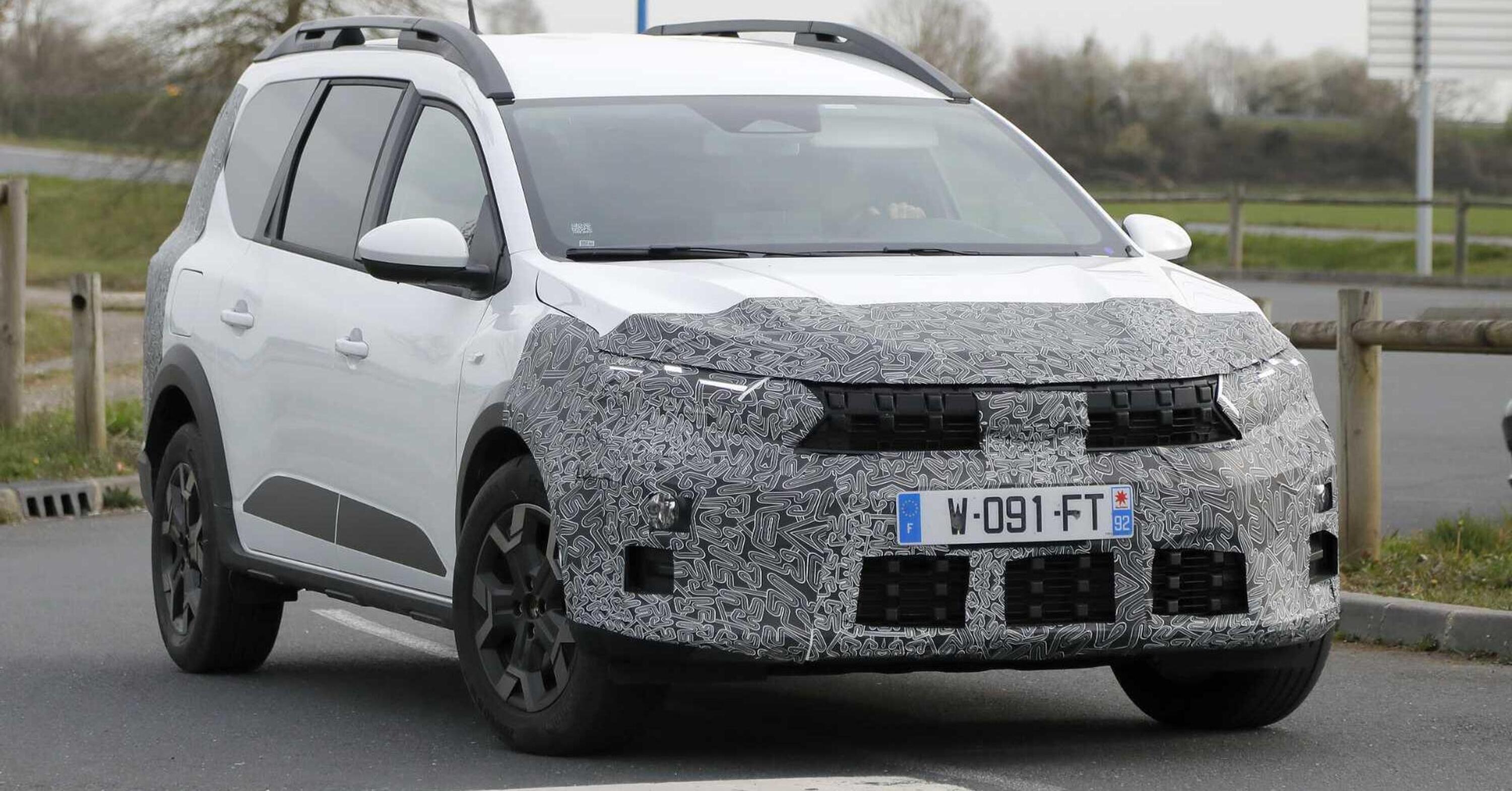 Dacia Jogger 2026 Restyling In Arrivo Pi Tecnologia E Motori dacia-jogger-2026-restyling-in-arrivo-pi-tecnologia-e-motori