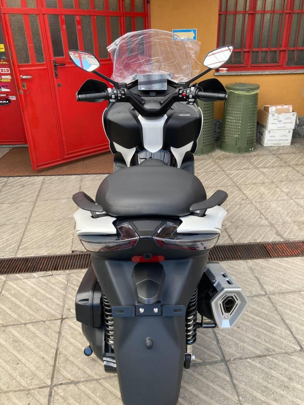 Zontes ZT368-E (2025 - 26) (4)