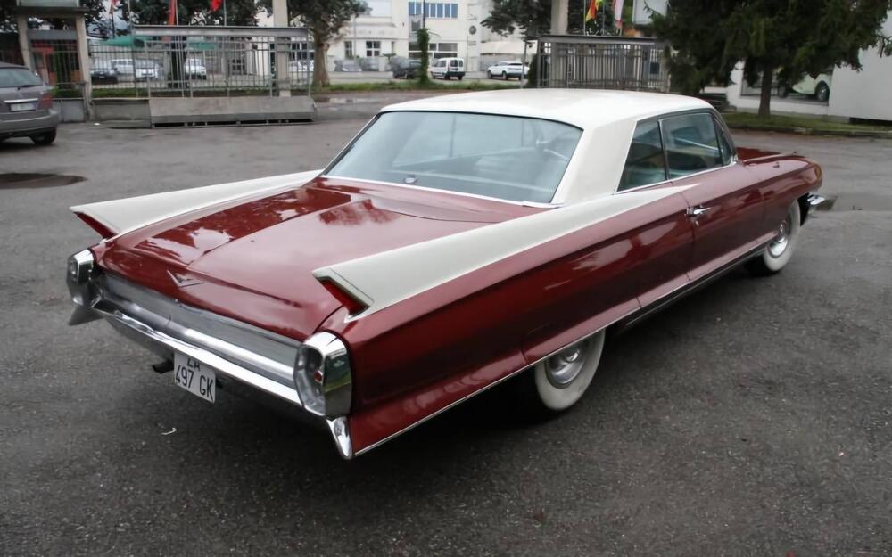 Cadillac Deville d'epoca a Bologna (3)