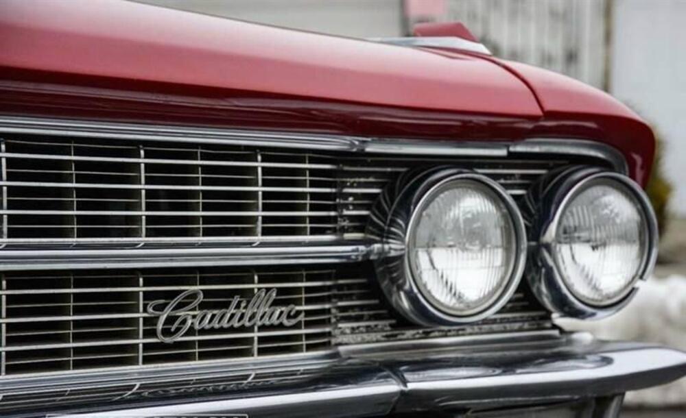 Cadillac Deville d'epoca a Bologna (8)