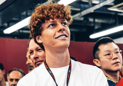Jannik Sinner e il sogno mai realizzato di correre in F1: Amo i motori, ma costava troppo iniziare