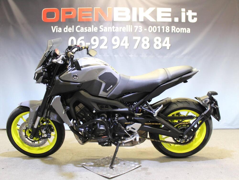 Yamaha MT-09 (2017 - 20) (2)