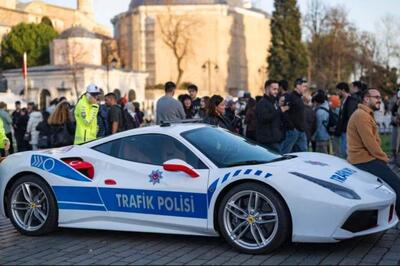 Ma ha senso usare come auto della Polizia le supercar sequestrate?