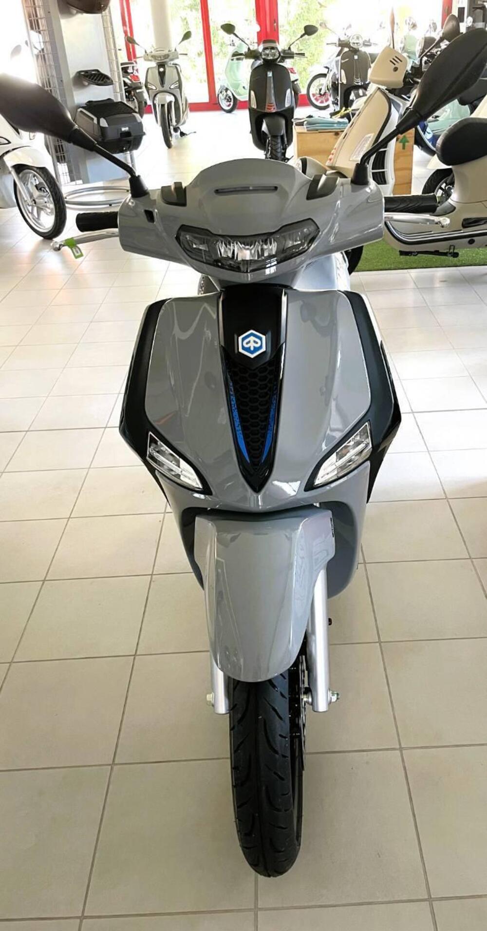 Piaggio Liberty 150 (2025) (4)