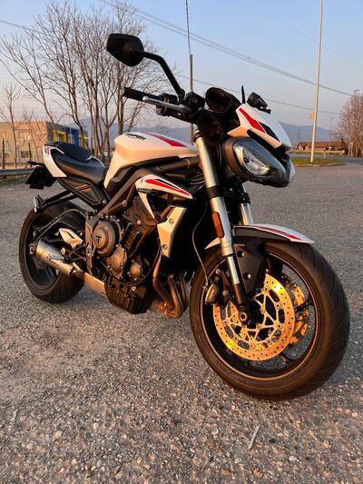 Triumph Street Triple S (2020 - 23) usata