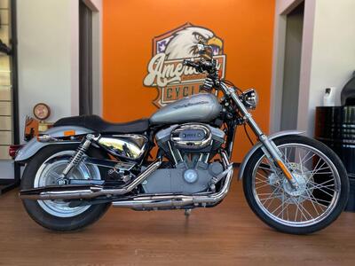Harley-Davidson 883 Custom (2006 - 07) - XL 883C usata