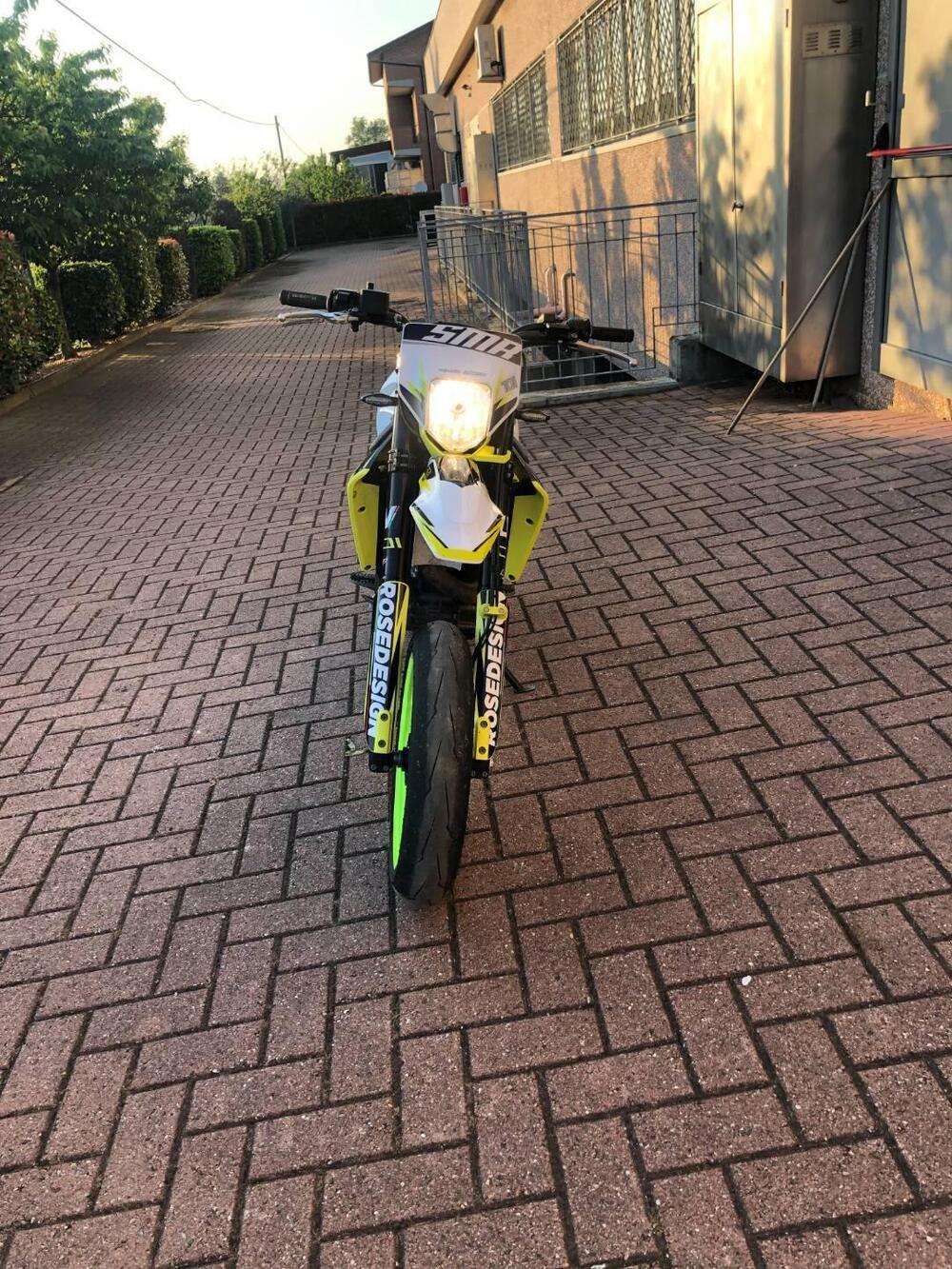 Husqvarna 701 Supermoto (2020) (2)