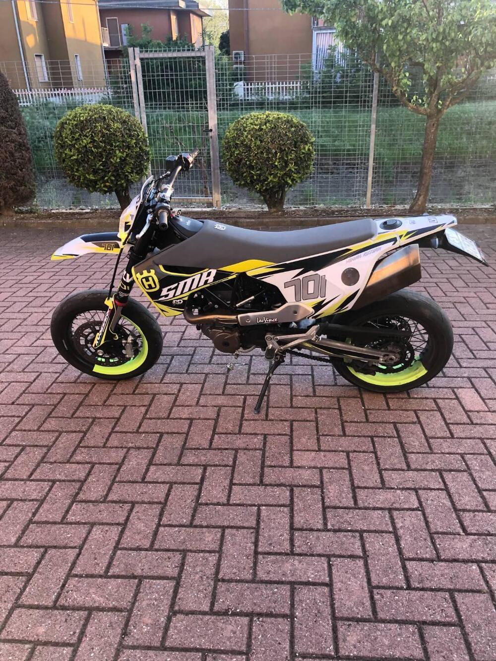 Husqvarna 701 Supermoto (2020) (3)