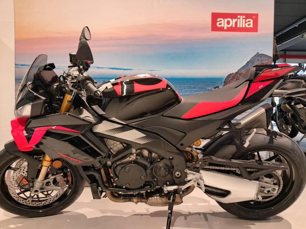 Aprilia Tuono V4 Factory (2025) (7)