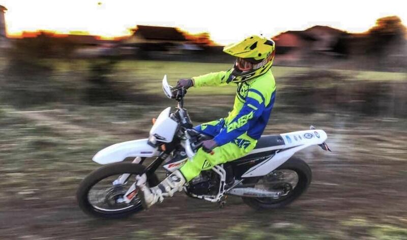 Tragedia in Friuli: muore durante una gara di motocross