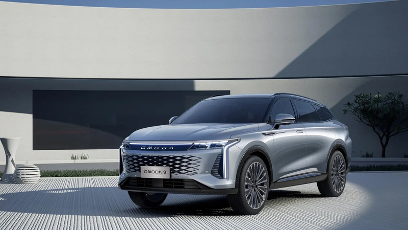 Omoda 9: il nuovo SUV ibrido plug-in da 1.100 km di autonomia &egrave; ordinabile in Italia