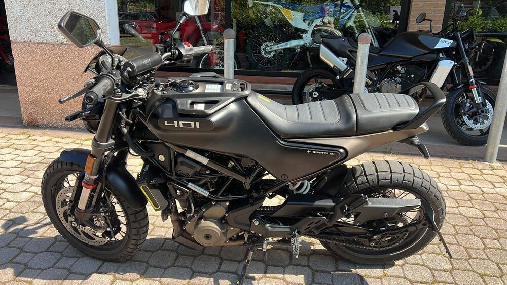 Husqvarna Svartpilen 401 (2021 - 23) (4)