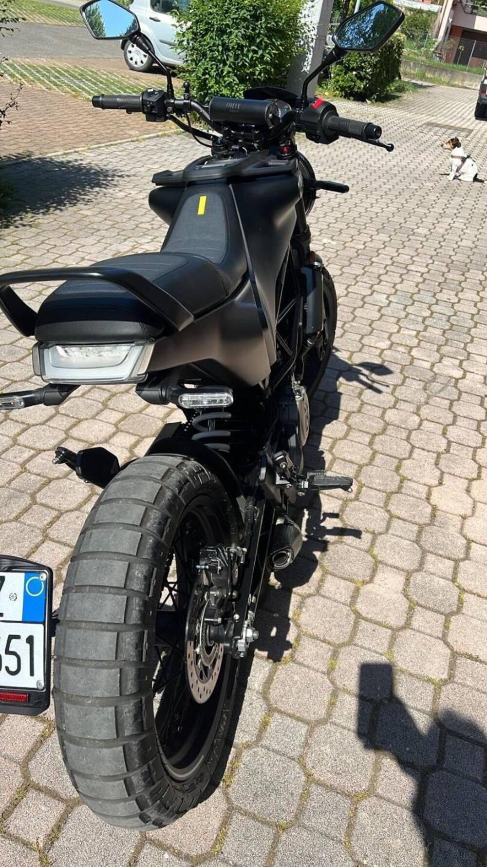 Husqvarna Svartpilen 401 (2021 - 23) (6)