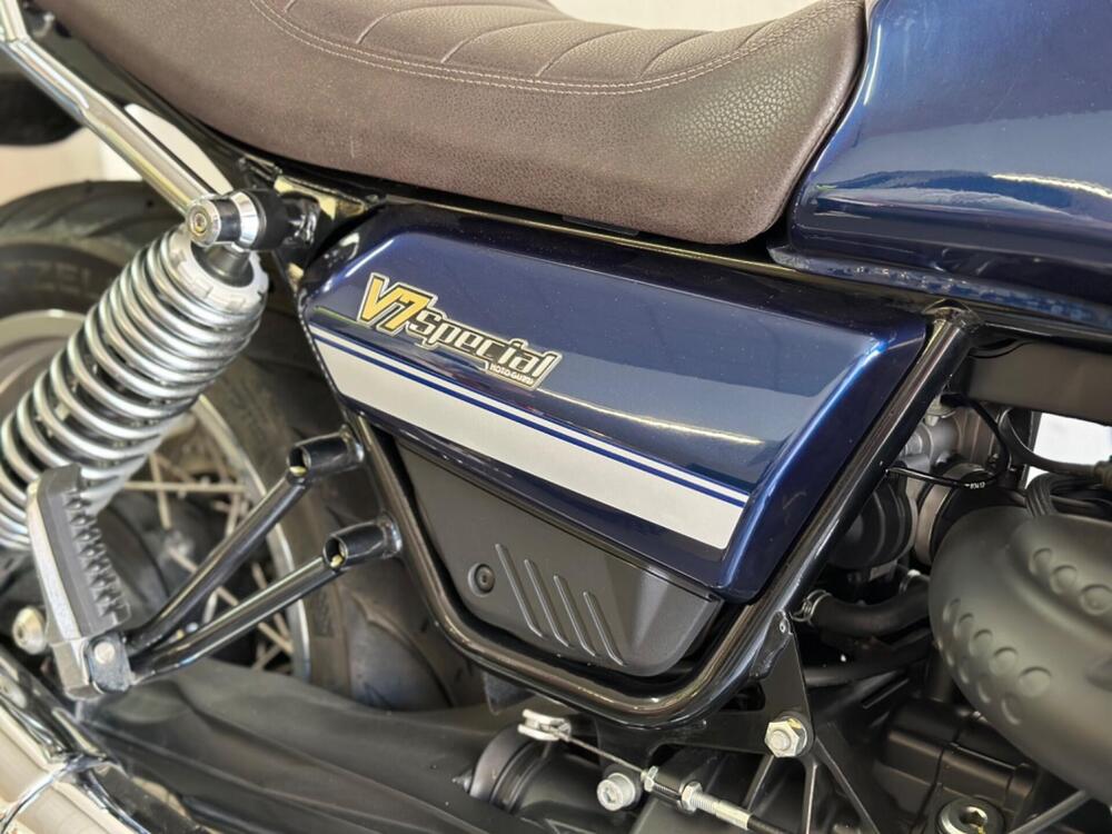 Moto Guzzi V7 Special (2021 - 24) (4)
