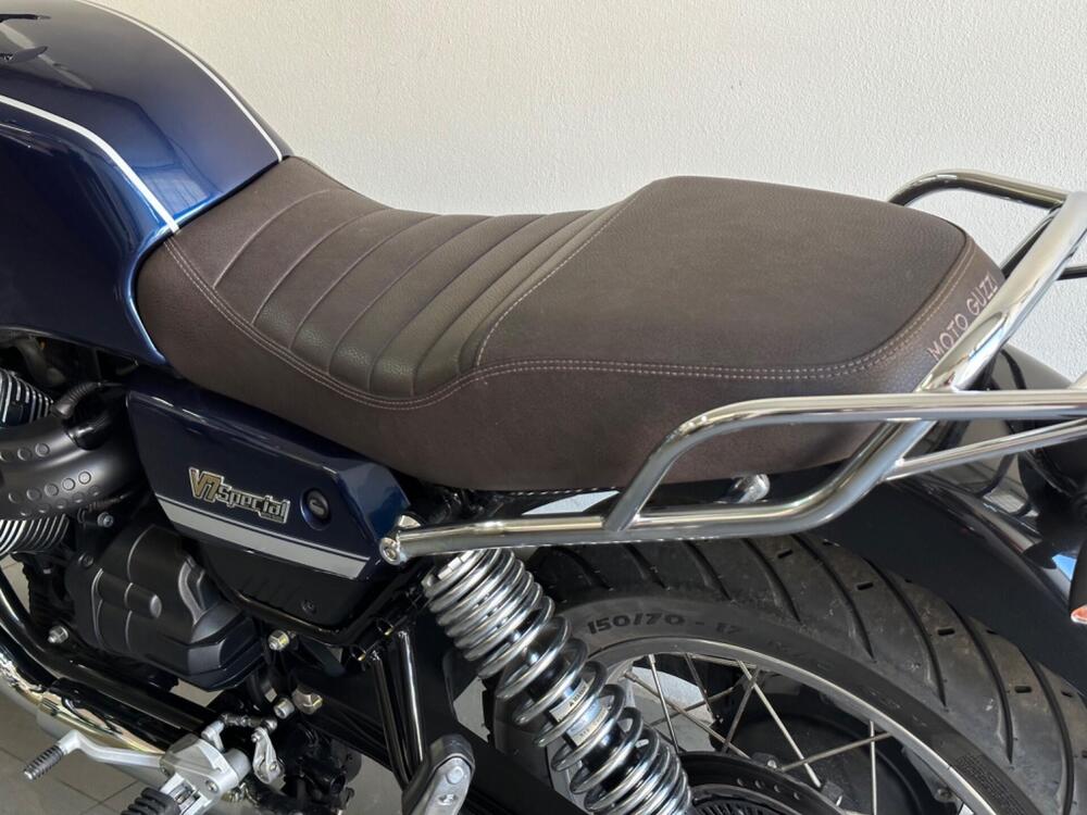 Moto Guzzi V7 Special (2021 - 24) (9)