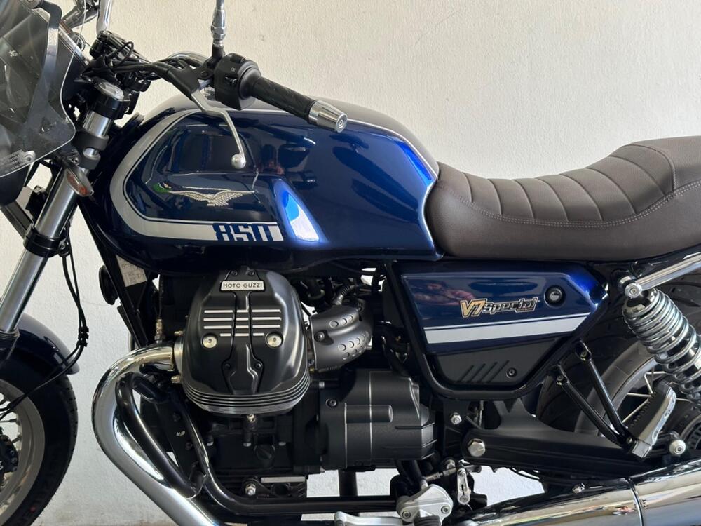 Moto Guzzi V7 Special (2021 - 24) (13)