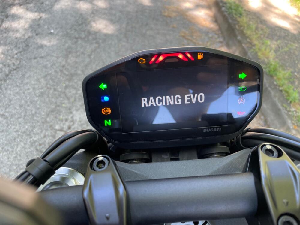 Ducati Monster 937 (2021 - 25) (5)