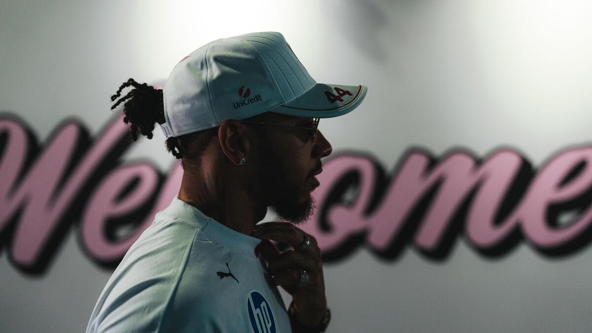 F1. GP Miami, Hamilton: "Sto lavorando sodo per adattarmi a questa Ferrari. Farò di tutto per accorciare i tempi"