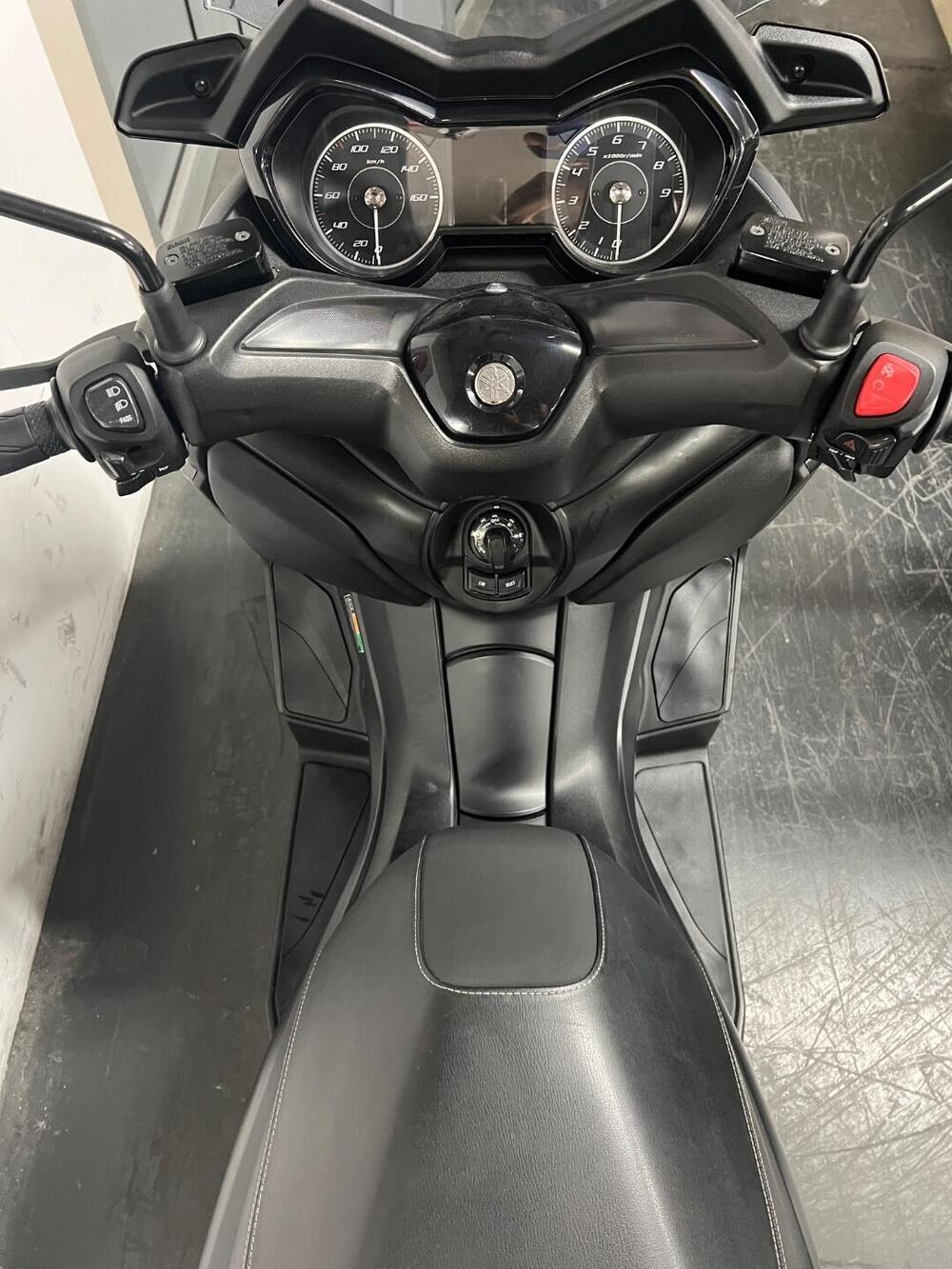 Yamaha X-Max 300 (2021 - 24) (8)
