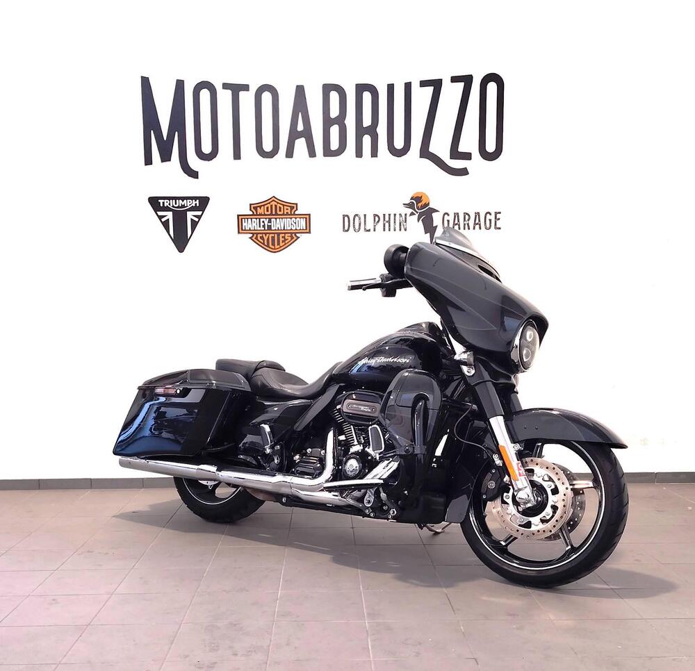 Harley-Davidson 114 Street Glide (2017) (3)