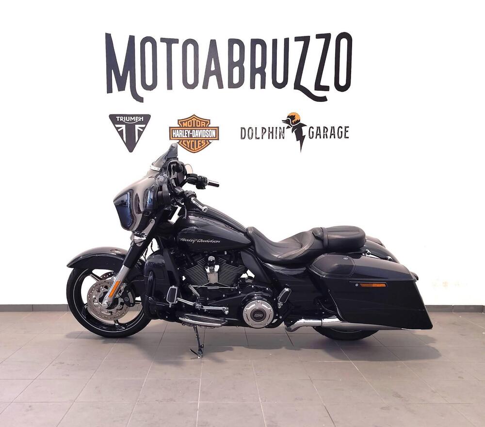 Harley-Davidson 114 Street Glide (2017) (5)