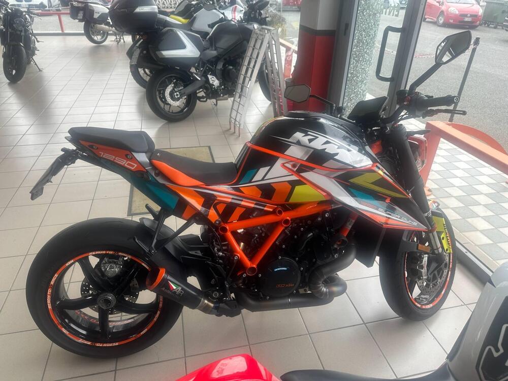 KTM 1290 Super Duke R (2020) (3)