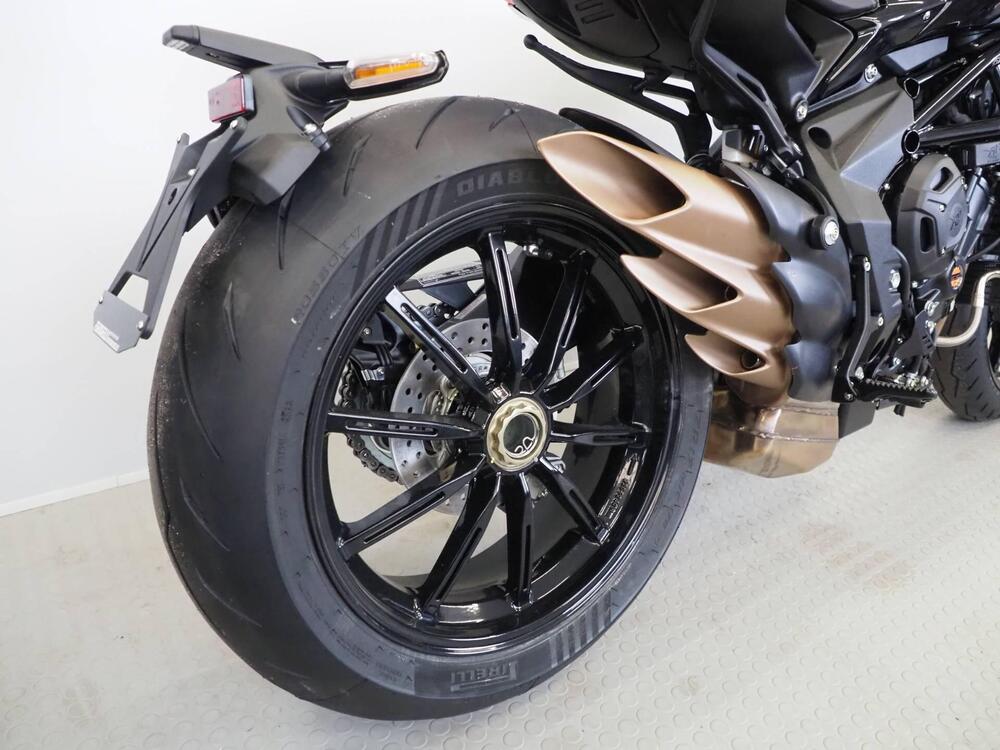 MV Agusta Dragster 800 R (2023 - 25) (3)