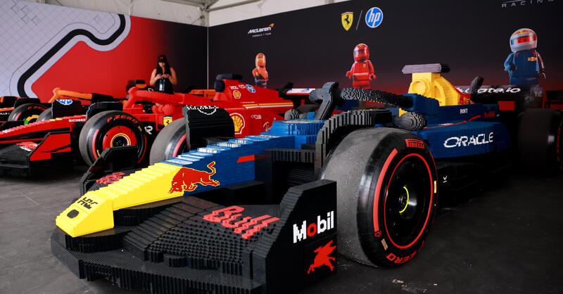 Guidare una monoposto di F1 fatta di LEGO? Si, &egrave; tutta realt&agrave;: ecco come sono realizzate e cosa &egrave; successo al GP di Miami [VIDEO]