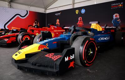 Guidare una monoposto di F1 fatta di LEGO? Si, &egrave; tutta realt&agrave;: ecco come sono realizzate e cosa &egrave; successo al GP di Miami [VIDEO]