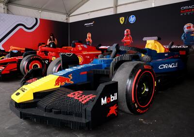 Guidare una monoposto di F1 fatta di LEGO? Si, è tutta realtà: ecco come sono realizzate e cosa è successo al GP di Miami [VIDEO]